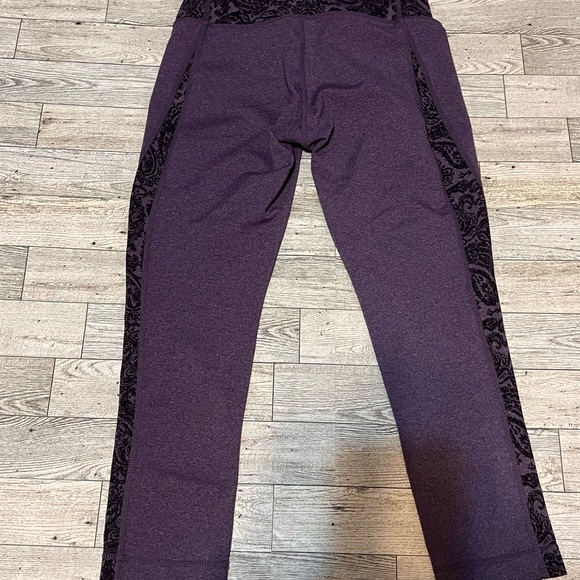 Athleta Splits Revelation Capri Leggings Purple Paisley Women Size XXS - Picture 2 of 11
